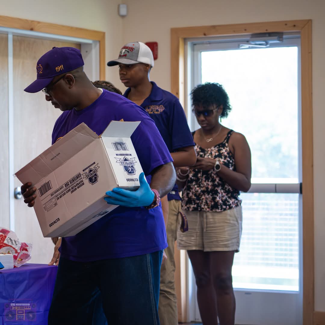 Purple and Gold Foundation Seafood Quenanza — photo 4