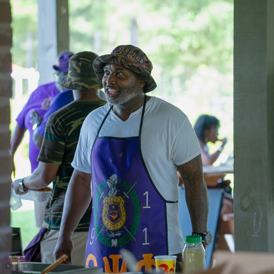 Purple and Gold Foundation Seafood Quenanza — photo 6