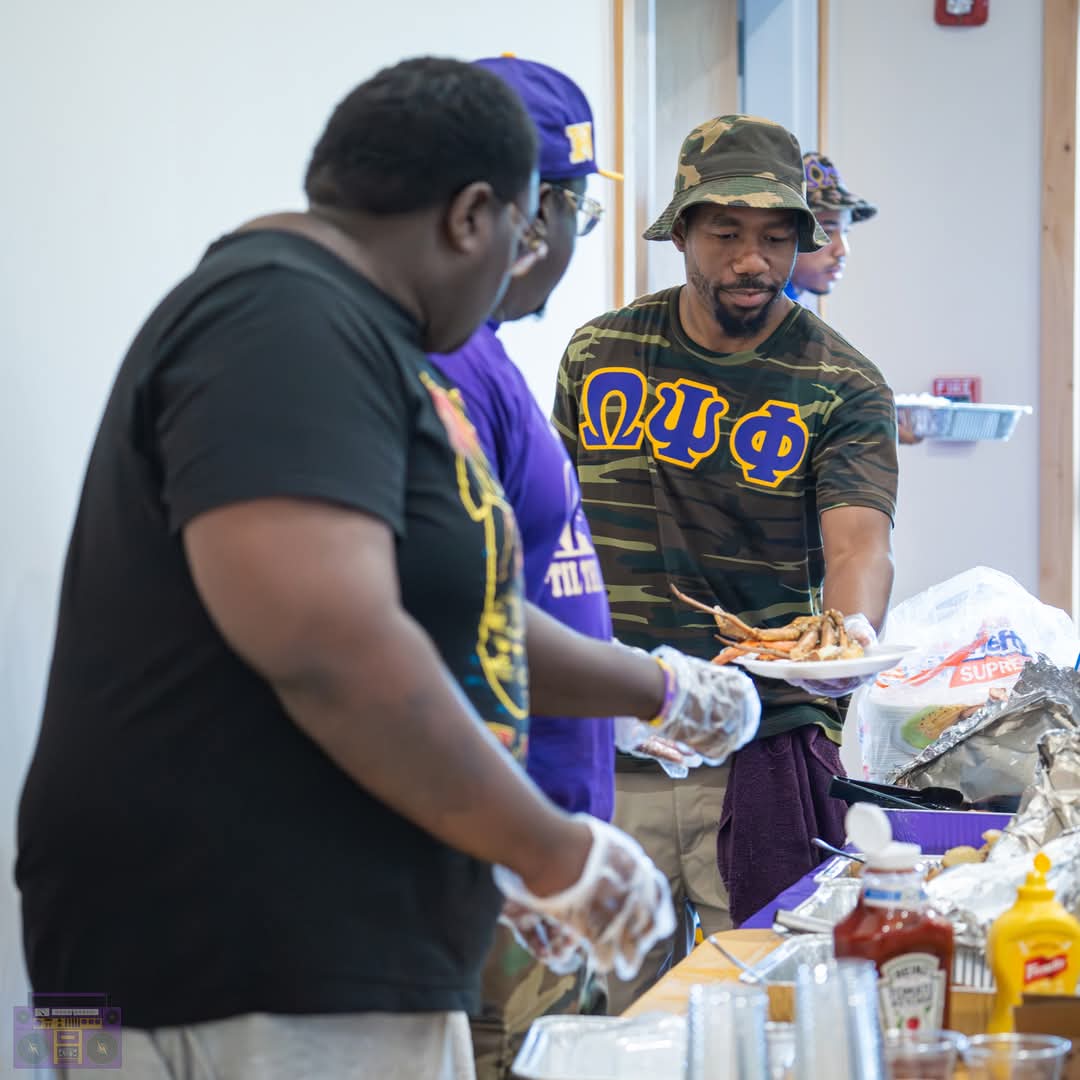 Purple and Gold Foundation Seafood Quenanza — photo 5