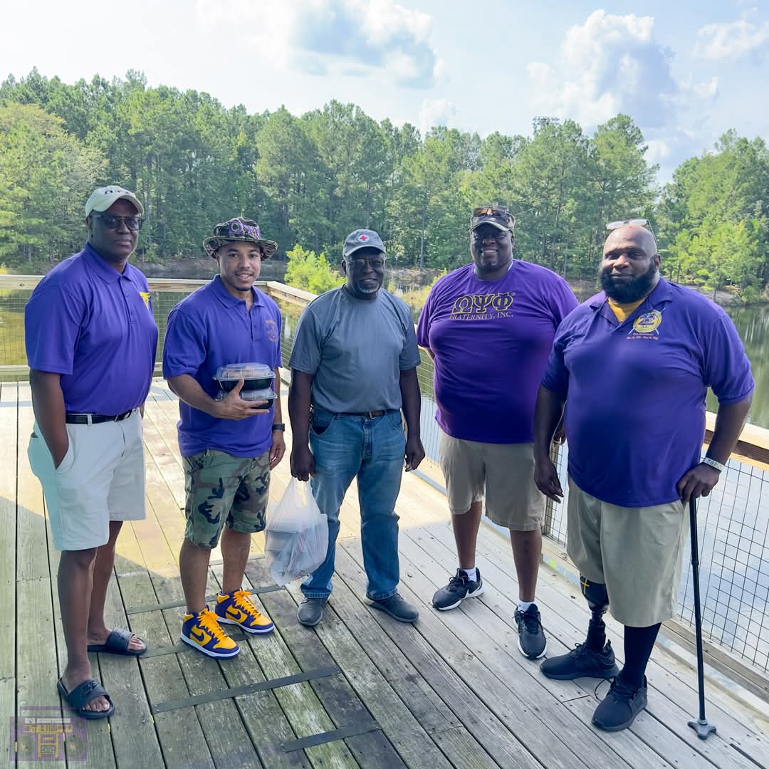 Purple and Gold Foundation Seafood Quenanza — photo 9