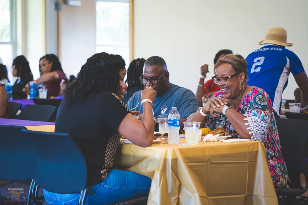 Purple and Gold Foundation Seafood Quenanza — photo 16