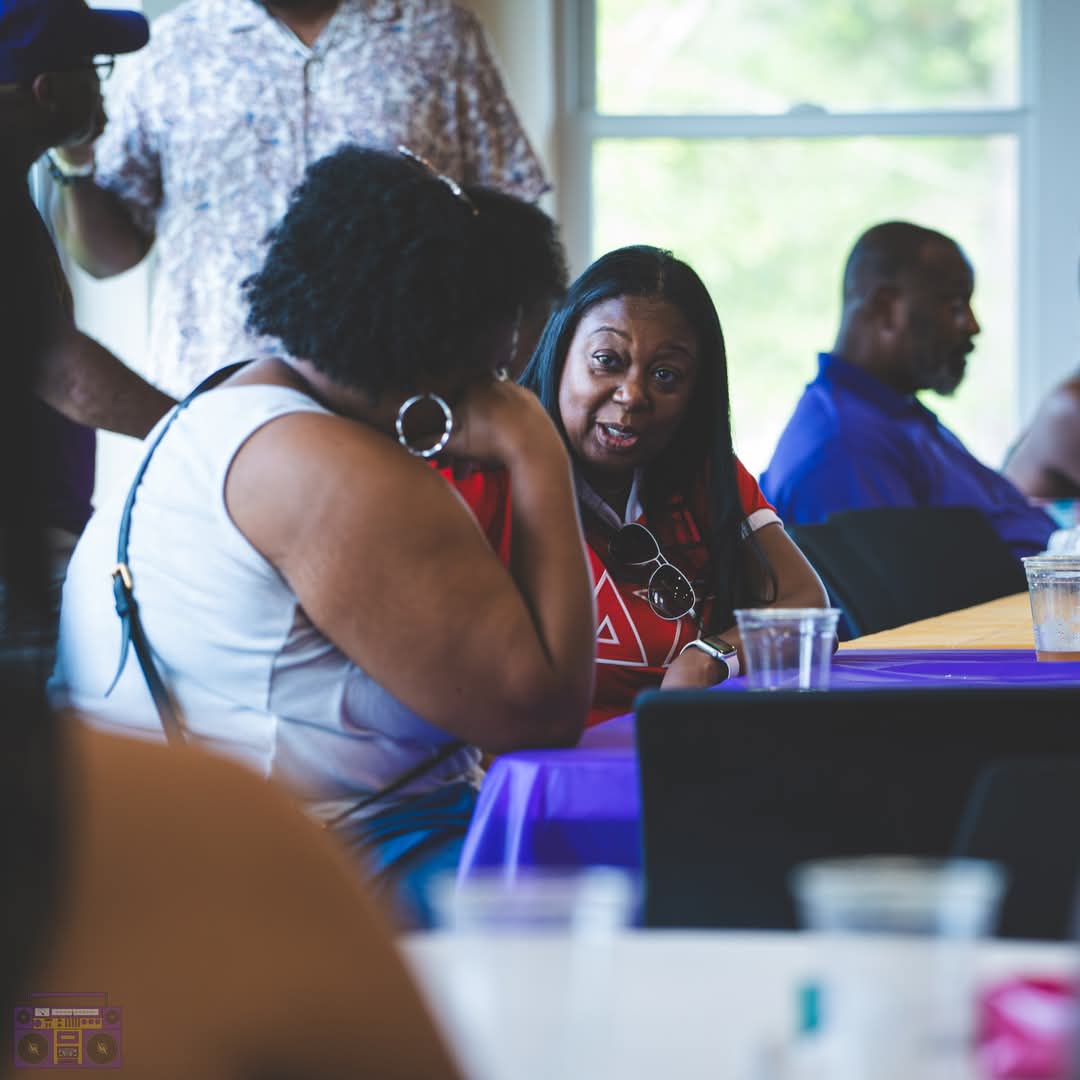 Purple and Gold Foundation Seafood Quenanza — photo 12
