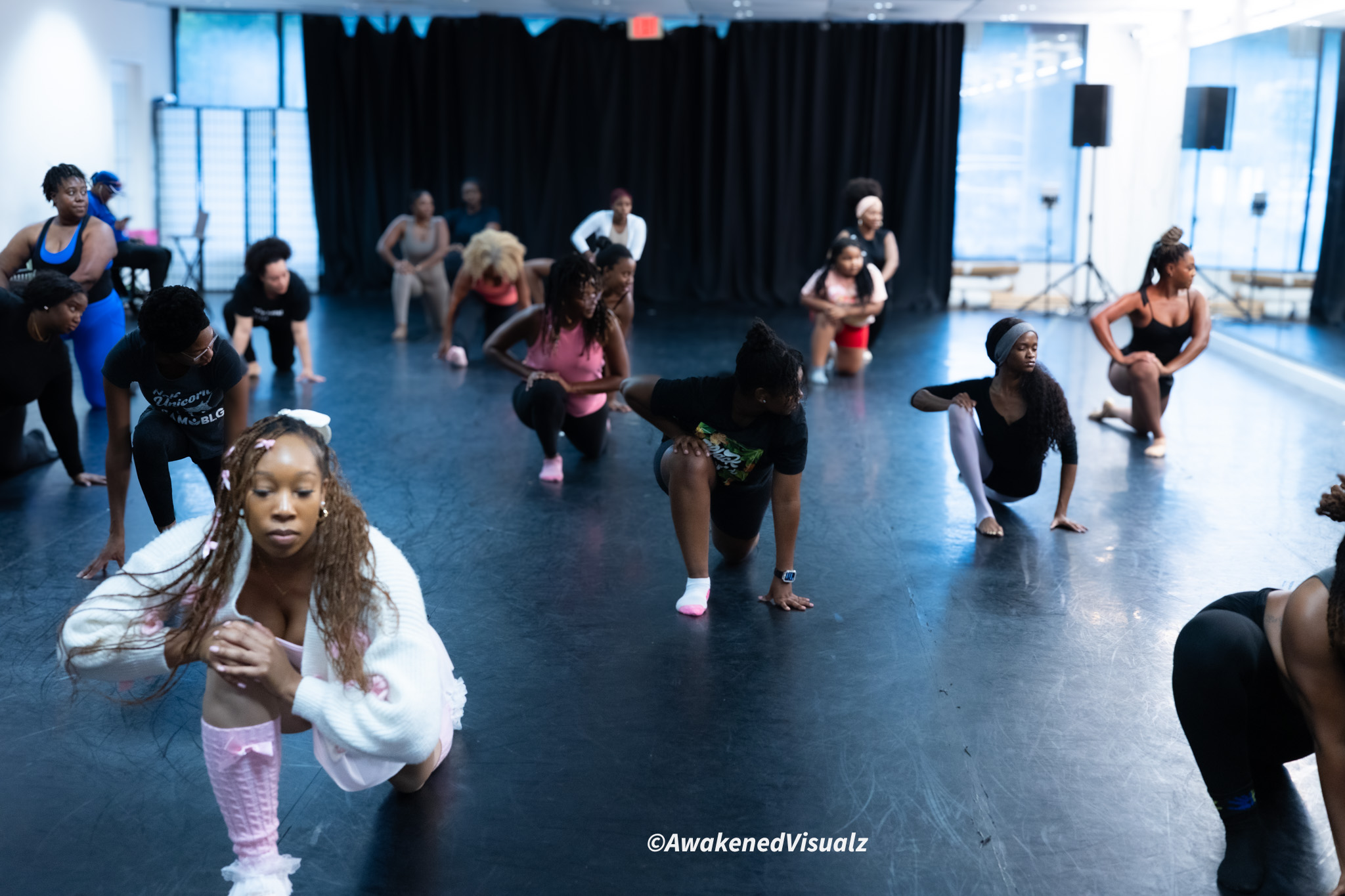 Adult Beginner Ballet with Kris Kaylin — photo 9